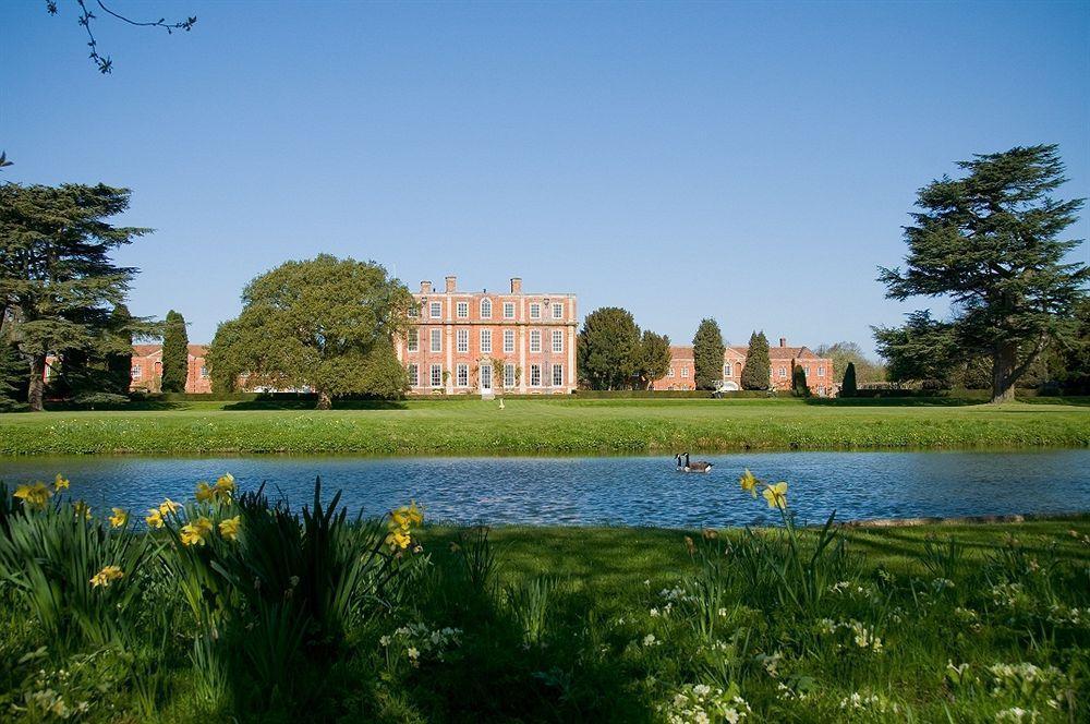 Chicheley Hall Exterior foto