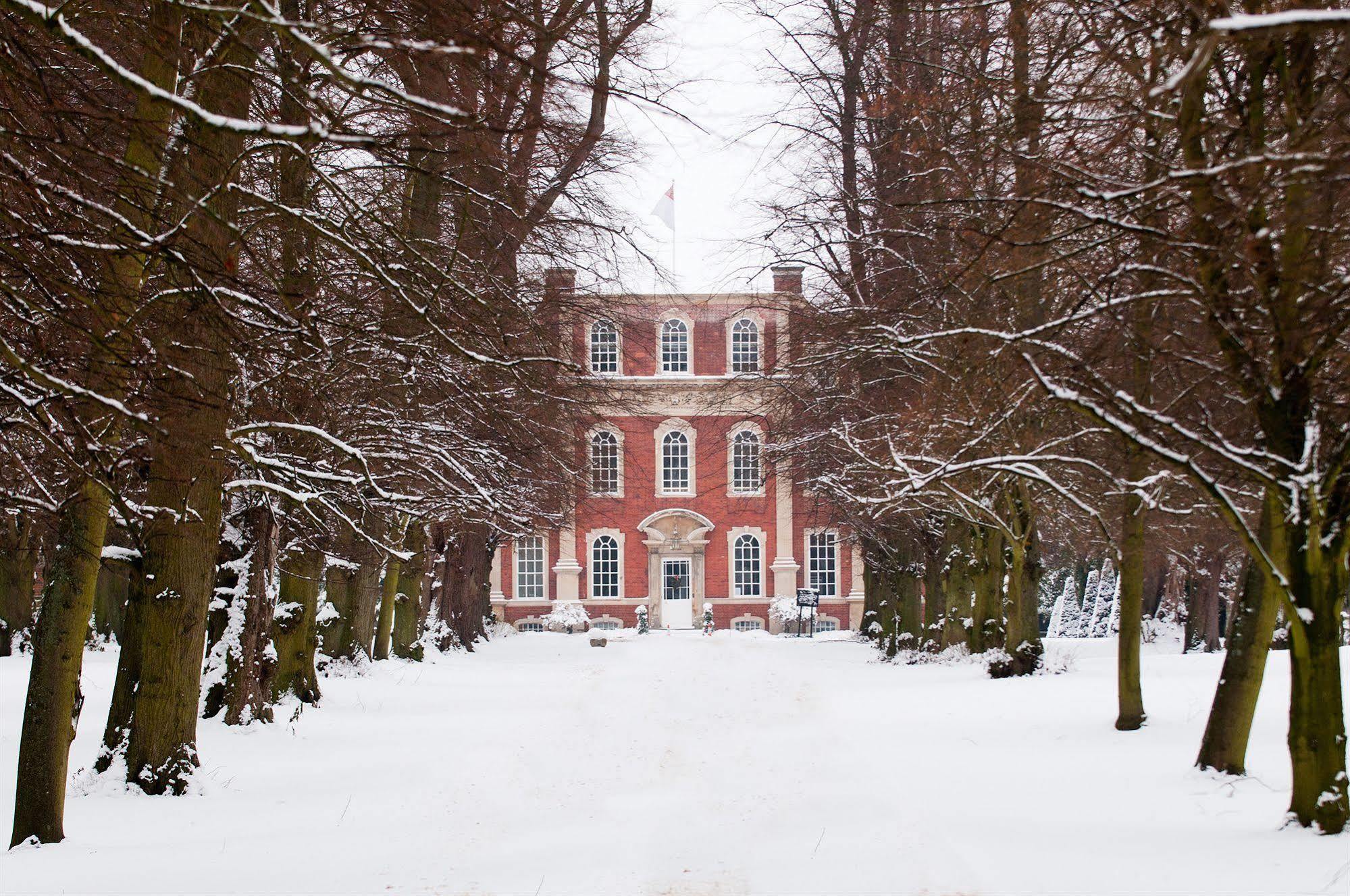 Chicheley Hall Exterior foto