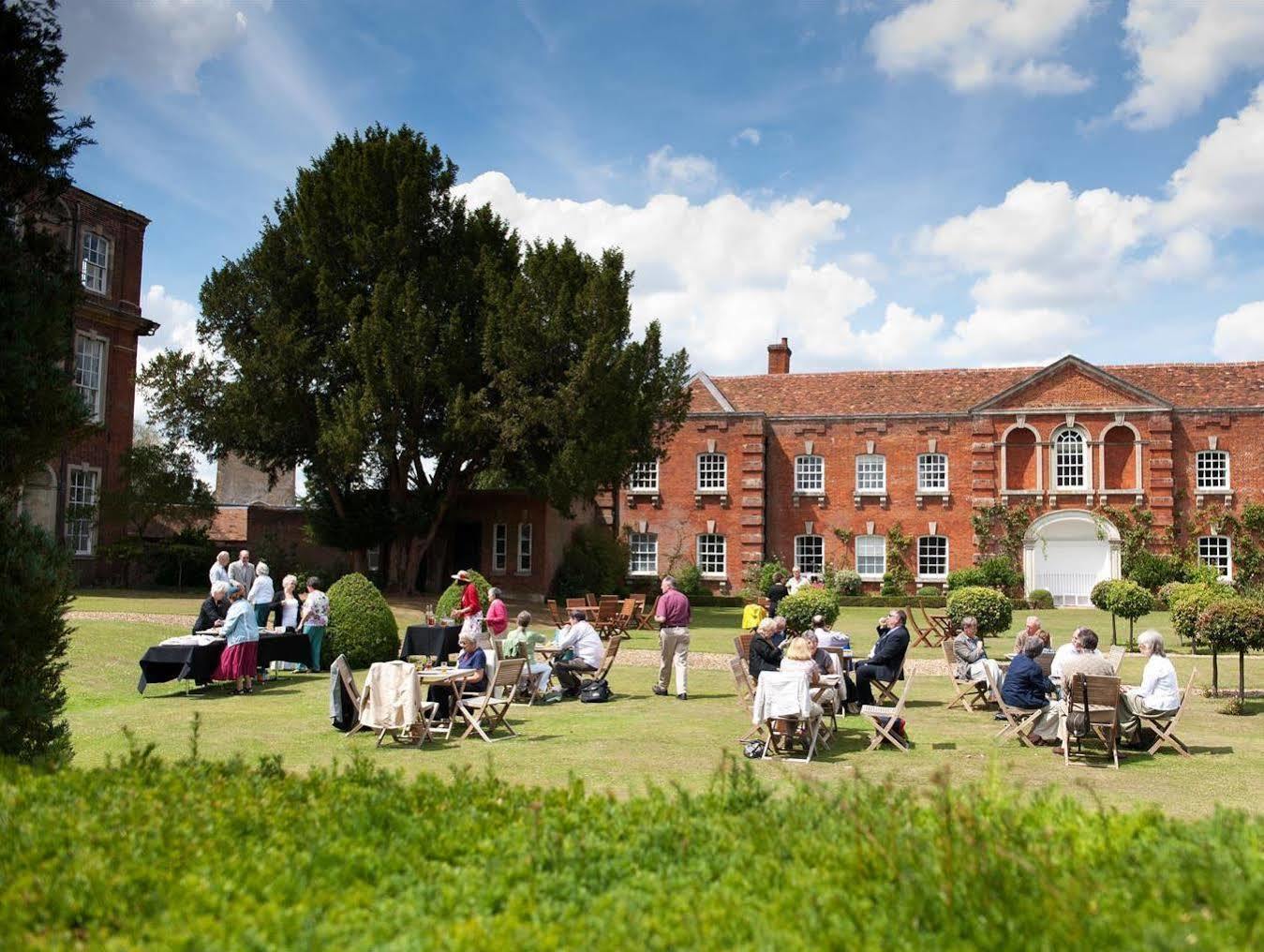 Chicheley Hall Exterior foto